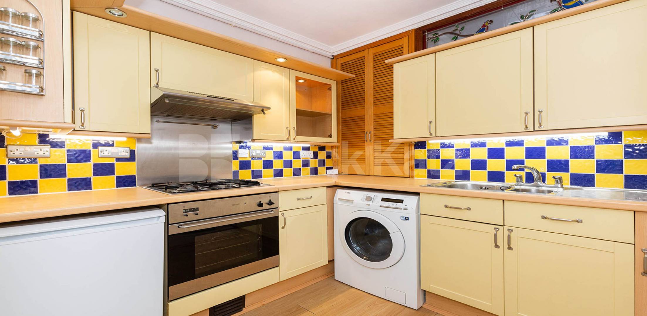 			LOCATION LOCATION LOCATION!, 1 Bedroom, 1 bath, 1 reception Flat			 Sandwich street, Rusell Square